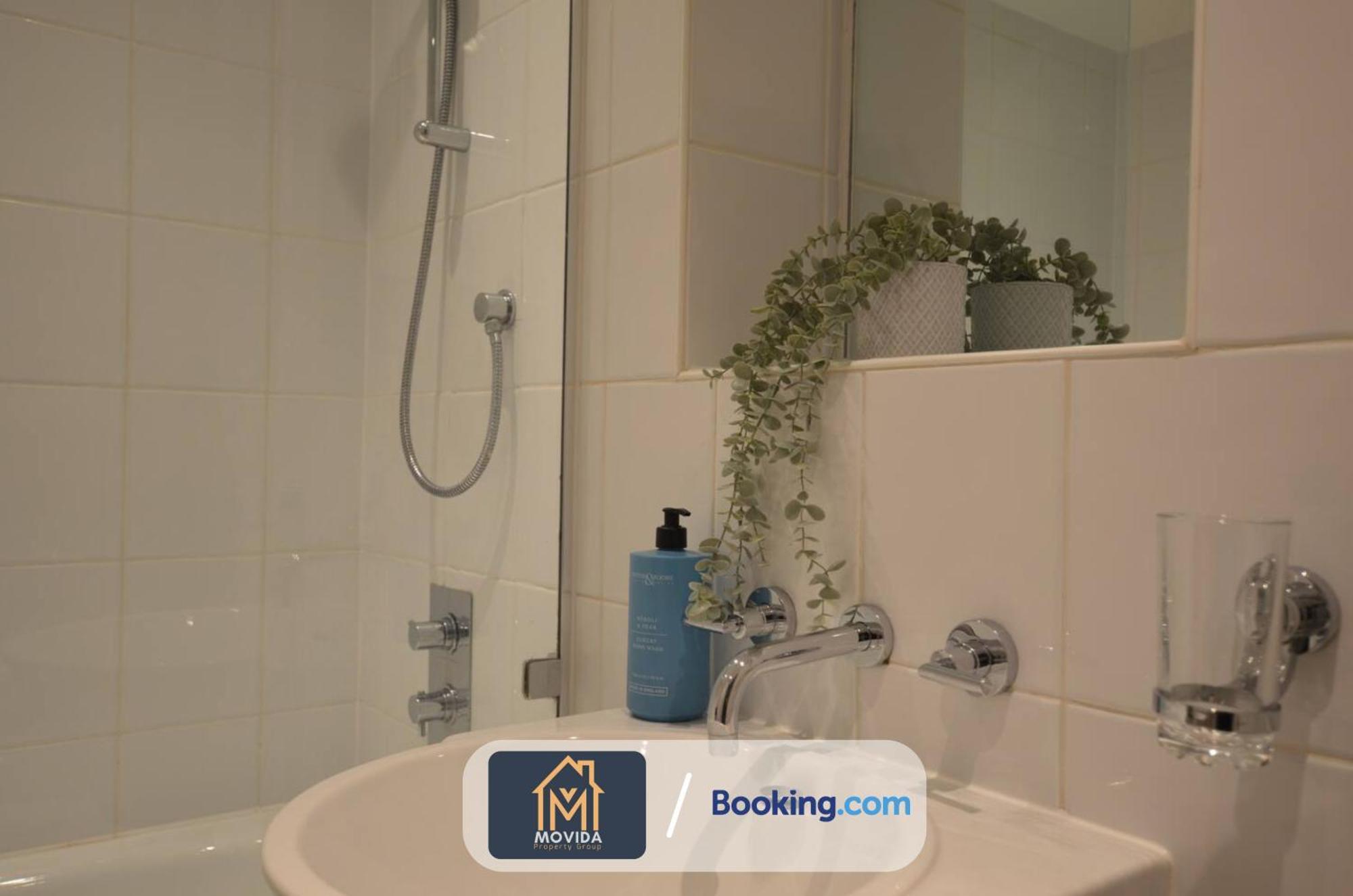 Lgi Stunning 1 Bedroom Apartment By Movida Property Group Short Lets & Serviced Accommodation リーズ エクステリア 写真